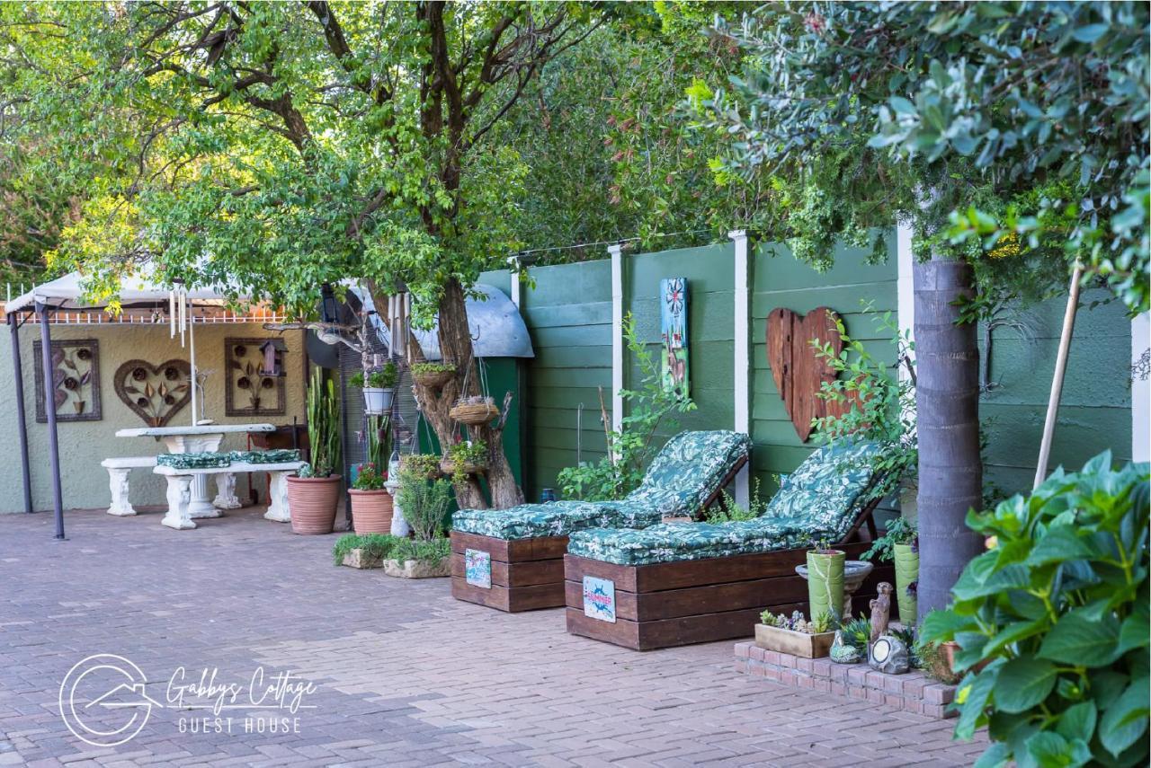 Gabbys Cottage Guesthouse Блумфонтейн Экстерьер фото