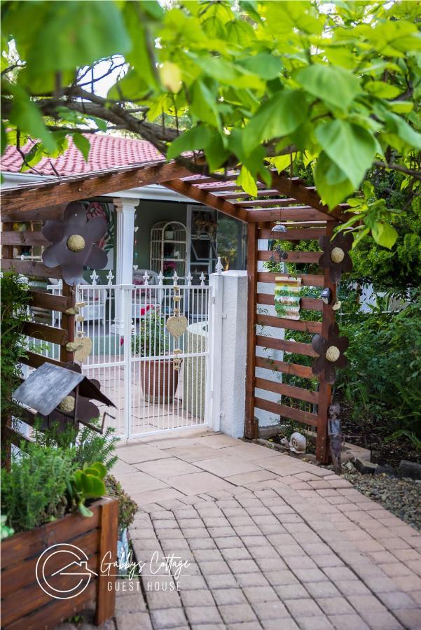 Gabbys Cottage Guesthouse Блумфонтейн Экстерьер фото