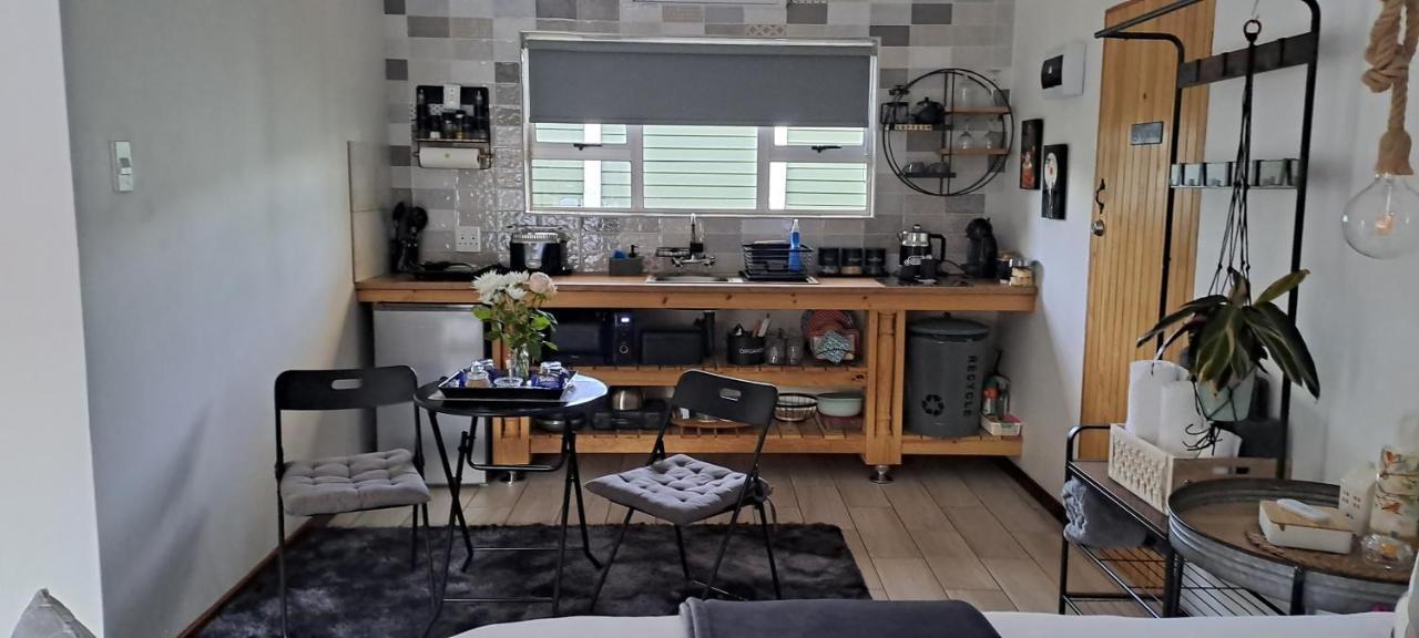 Gabbys Cottage Guesthouse Блумфонтейн Экстерьер фото